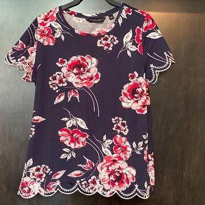 Dorothy Perkins floral embroidered tee in size US8/UK12